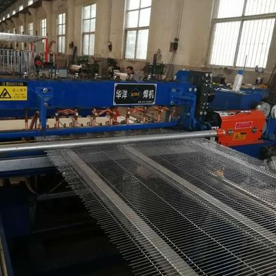 Máquina 2000m m Mesh Width de la soldadura por puntos del CNC del rodillo de presión de la barra redonda